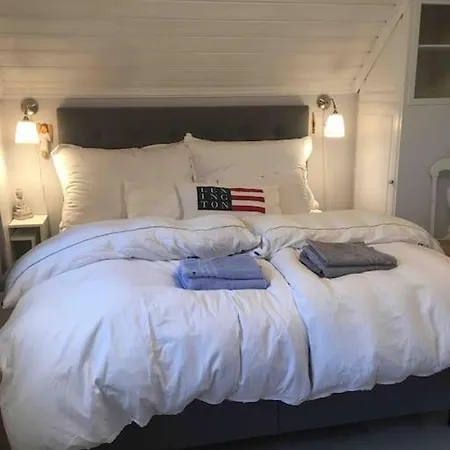 Apartament Familievennlig Med Hage Og Fjordutsikt