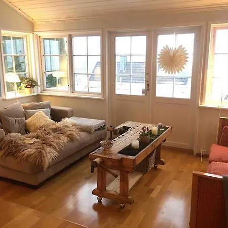 Apartament Familievennlig Med Hage Og Fjordutsikt *