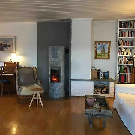 Familievennlig Med Hage Og Fjordutsikt Apartament